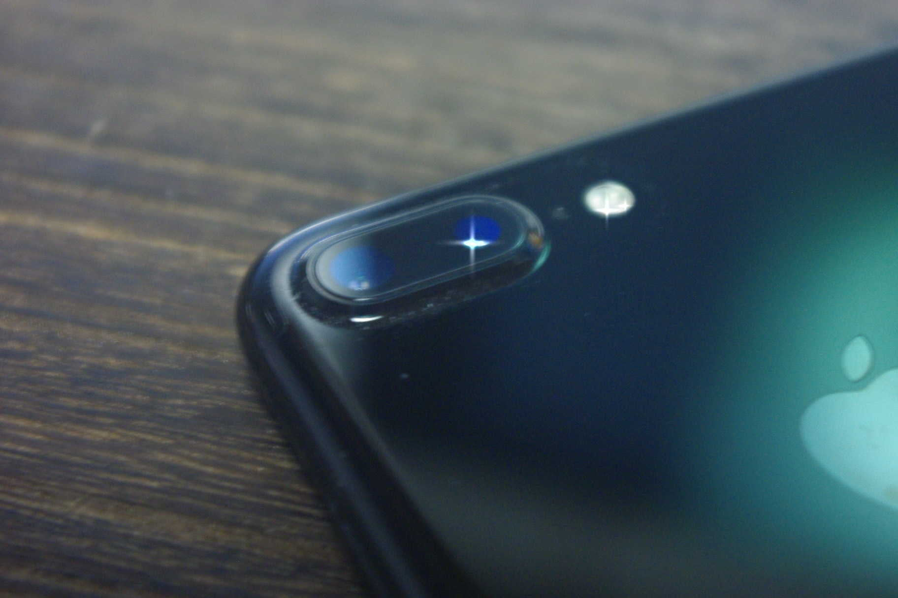 iPhone7plusのメインカメラはダブルレンズになっている