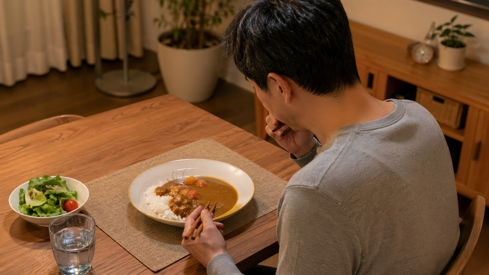初期脱毛でカレーに毛が数本乗って不安になる男性